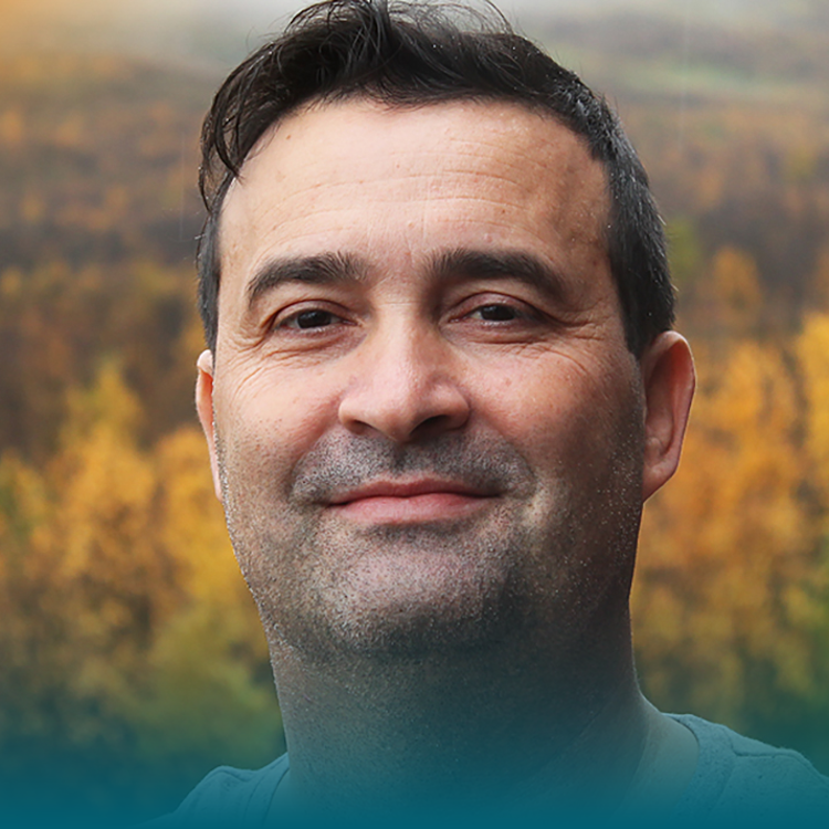 Porträtt Loran Postolovski
